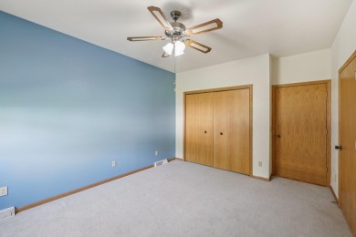 Wonderful, Cambridge/Lake Ripley area, end-unit, townhouse condo on Lake Ripley Country Club in Wisconsin - for sale on GolfHomes.com, golf home, golf lot