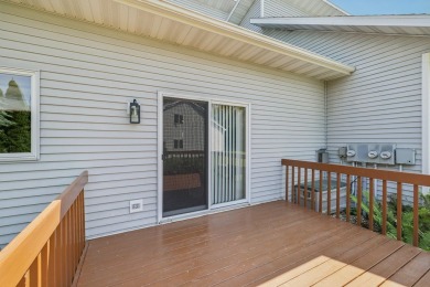 Wonderful, Cambridge/Lake Ripley area, end-unit, townhouse condo on Lake Ripley Country Club in Wisconsin - for sale on GolfHomes.com, golf home, golf lot