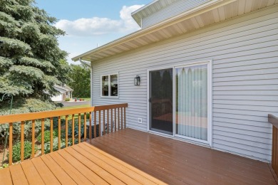 Wonderful, Cambridge/Lake Ripley area, end-unit, townhouse condo on Lake Ripley Country Club in Wisconsin - for sale on GolfHomes.com, golf home, golf lot