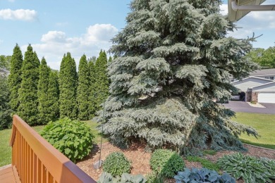 Wonderful, Cambridge/Lake Ripley area, end-unit, townhouse condo on Lake Ripley Country Club in Wisconsin - for sale on GolfHomes.com, golf home, golf lot
