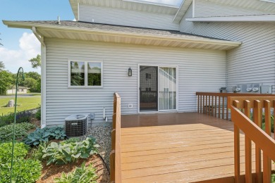 Wonderful, Cambridge/Lake Ripley area, end-unit, townhouse condo on Lake Ripley Country Club in Wisconsin - for sale on GolfHomes.com, golf home, golf lot