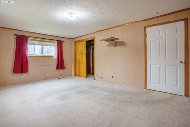 Beautiful and spacious 4 bedroom, 3 bath home located right on Mint Valley Golf Course in Washington - for sale on GolfHomes.com, golf home, golf lot