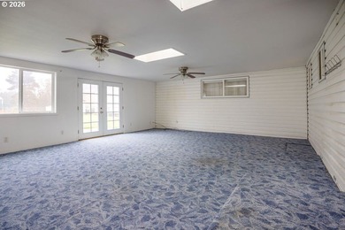 Beautiful and spacious 4 bedroom, 3 bath home located right on Mint Valley Golf Course in Washington - for sale on GolfHomes.com, golf home, golf lot