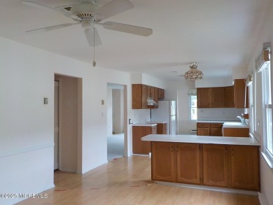 Beautiful 2-Bedroom, 2-Bath Home in Lions Head South 55+ on Lions Head Country Club in New Jersey - for sale on GolfHomes.com, golf home, golf lot