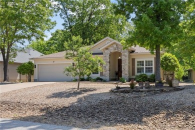 Remodeled 3 x 2 home in Bella Vista, Roberts Subdivision. Home on Bella Vista - Metfield Golf Complex and Country Club in Arkansas - for sale on GolfHomes.com, golf home, golf lot