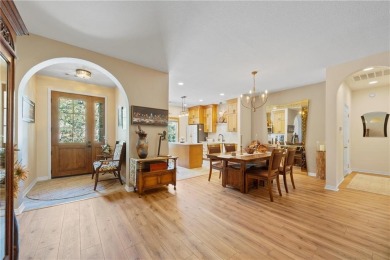 Remodeled 3 x 2 home in Bella Vista, Roberts Subdivision. Home on Bella Vista - Metfield Golf Complex and Country Club in Arkansas - for sale on GolfHomes.com, golf home, golf lot