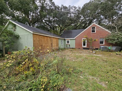 Fantastic opportunity in Riverland Terrace to create a showplace on Charleston Municipal Golf Course in South Carolina - for sale on GolfHomes.com, golf home, golf lot