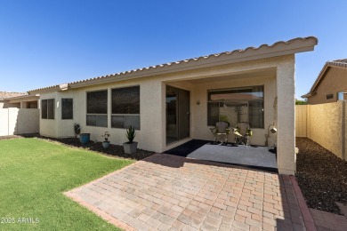 Popular 2BR, 2BA w/den Oakmont model just steps from the on Oakwood Golf Club  in Arizona - for sale on GolfHomes.com, golf home, golf lot