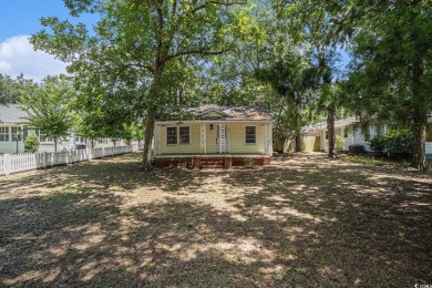 This charming 2-bedroom, 1-bath cottage with no HOA is located on Beachwood Golf Club in South Carolina - for sale on GolfHomes.com, golf home, golf lot