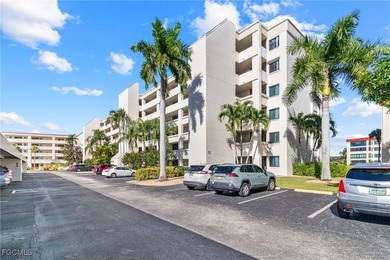 Welcome to this beautifully updated, top-floor penthouse located on Seven Lakes Golf and Tennis Community in Florida - for sale on GolfHomes.com, golf home, golf lot