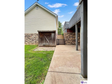 Perfectly positioned across from the golf course, this charming on Elizabethtown Country Club in Kentucky - for sale on GolfHomes.com, golf home, golf lot