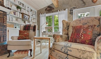 Cozy and comfy cottage located in Central Bella Vista near on Bella Vista Country Club - Berksdale in Arkansas - for sale on GolfHomes.com, golf home, golf lot