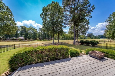 Beautifully updated 3 bed, 2 bath home on the golf course! on The Country Club of Arkansas in Arkansas - for sale on GolfHomes.com, golf home, golf lot