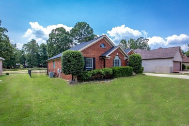 Beautifully updated 3 bed, 2 bath home on the golf course! on The Country Club of Arkansas in Arkansas - for sale on GolfHomes.com, golf home, golf lot