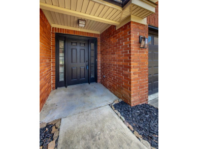 Beautifully updated 3 bed, 2 bath home on the golf course! on The Country Club of Arkansas in Arkansas - for sale on GolfHomes.com, golf home, golf lot