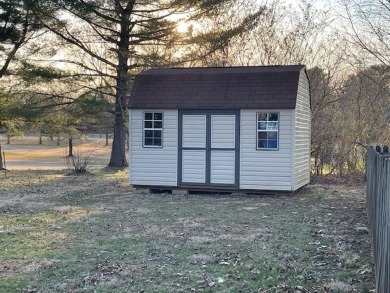 This 4 bed, 2.5 bath ranch style home backs up to fairway 14 of on Hopkinsville Golf and Country Club in Kentucky - for sale on GolfHomes.com, golf home, golf lot