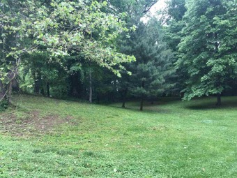 This lovely building site is in a beautifully wooded subdivision on Vincennes Golf Club in Indiana - for sale on GolfHomes.com, golf home, golf lot