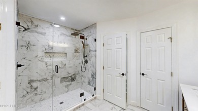 Welcome Home to 14400 Maple Ridge Place in Lake Forest!
This on Lake Forest Country Club in Kentucky - for sale on GolfHomes.com, golf home, golf lot