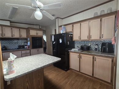 REDUCED! ZELLWOOD STATION MOTIVATED SELLER will entertain all on Zellwood Station Country Club in Florida - for sale on GolfHomes.com, golf home, golf lot