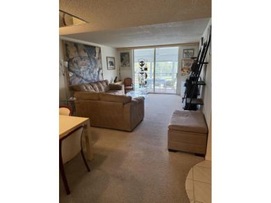 55+ COMMUNITY-GREAT VALUE.  MOTIVATED SELLER BRING ALL OFFERS on Poinciana Golf Club in Florida - for sale on GolfHomes.com, golf home, golf lot