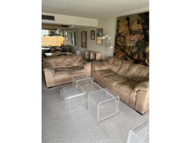 55+ COMMUNITY-GREAT VALUE.  MOTIVATED SELLER BRING ALL OFFERS on Poinciana Golf Club in Florida - for sale on GolfHomes.com, golf home, golf lot