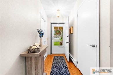 Welcome to this awesome buy in Clearbrook! Enjoy easy living in on Clearbrook Golf Club in New Jersey - for sale on GolfHomes.com, golf home, golf lot