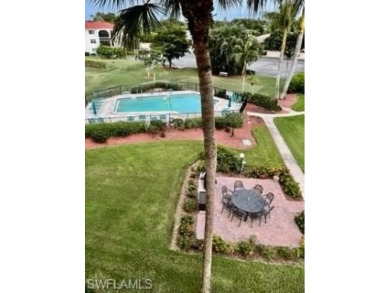 FRESHLY RENNOVATED! Neutral color pallet with tile floors on High Point Country Club in Florida - for sale on GolfHomes.com, golf home, golf lot