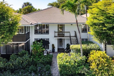 Welcome to this beautifully renovated 3-bedroom, 2-bath on Quail Ridge Golf Course and Country Club in Florida - for sale on GolfHomes.com, golf home, golf lot