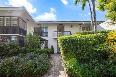 Welcome to this beautifully renovated 3-bedroom, 2-bath on Quail Ridge Golf Course and Country Club in Florida - for sale on GolfHomes.com, golf home, golf lot