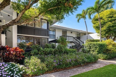 Welcome to this beautifully renovated 3-bedroom, 2-bath on Quail Ridge Golf Course and Country Club in Florida - for sale on GolfHomes.com, golf home, golf lot
