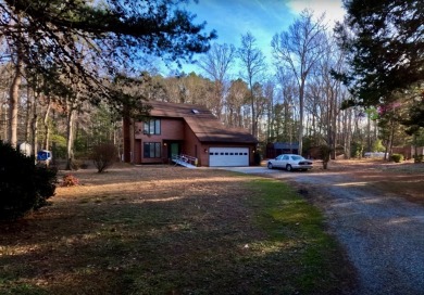 Beautiful home located in lakefront community in quiet on Hobbs Hole Golf Course in Virginia - for sale on GolfHomes.com, golf home, golf lot