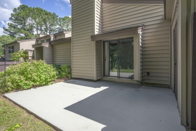 Welcome to this light and inviting 2-bed, 2 1/2 bath on Houndslake Country Club in South Carolina - for sale on GolfHomes.com, golf home, golf lot