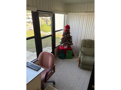 -Updated Bathroom- -Newer AC and Roof- Spacious Rooms and Lots on Sebring Lakeside Golf Resort in Florida - for sale on GolfHomes.com, golf home, golf lot