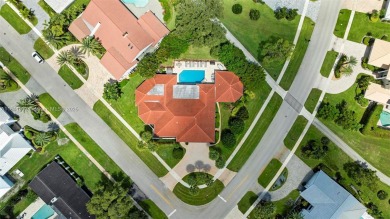 Stunningly renovated home in exclusive Delaire CC with 24-hour on Delaire Golf and Country Club in Florida - for sale on GolfHomes.com, golf home, golf lot