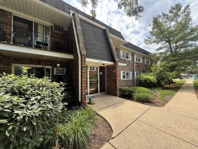 Perfect for first-time buyers, downsizers, or investors! This on Downers Grove Golf Club in Illinois - for sale on GolfHomes.com, golf home, golf lot