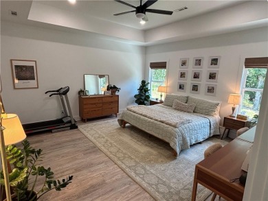 This beautifully maintained 4-bedroom, 2-bathroom home built was on Branchwood Golf Course in Arkansas - for sale on GolfHomes.com, golf home, golf lot