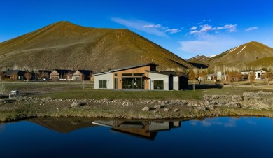 SINGLE-LEVEL NEW CONSTRUCTION COMPLETE! Spectacular location on The Valley Club in Idaho - for sale on GolfHomes.com, golf home, golf lot