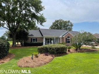This Immaculate 4 bedroom 2 bath home is a must see!!! Golf on Glenlakes Golf Club in Alabama - for sale on GolfHomes.com, golf home, golf lot