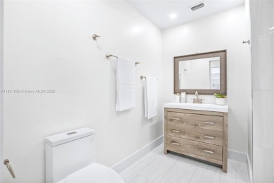 Turnkey Luxury in Boca Pointe! Elegantly renovated 3-bed, 2 on Boca Pointe Country Club in Florida - for sale on GolfHomes.com, golf home, golf lot