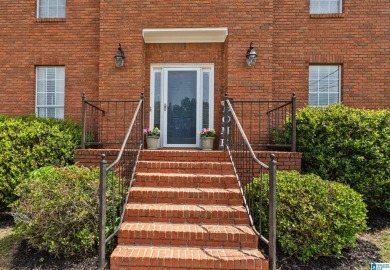 Welcome to this beautifully maintained 3-bedroom, 2.5-bathroom on Timberline Golf Club in Alabama - for sale on GolfHomes.com, golf home, golf lot