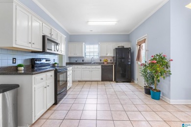 Welcome to this beautifully maintained 3-bedroom, 2.5-bathroom on Timberline Golf Club in Alabama - for sale on GolfHomes.com, golf home, golf lot