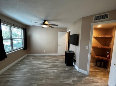 THIS cozy 1-bedroom, 1-bathroom condo offers 675 sq ft of modern on Ventura Country Club in Florida - for sale on GolfHomes.com, golf home, golf lot
