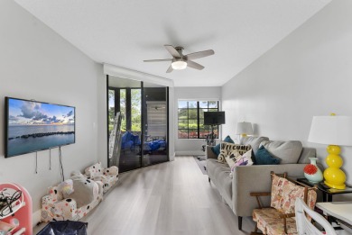 Beautifully renovated with all high-end finishes in the kitchen on  in Florida - for sale on GolfHomes.com, golf home, golf lot