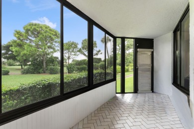 Beautifully renovated with all high-end finishes in the kitchen on  in Florida - for sale on GolfHomes.com, golf home, golf lot