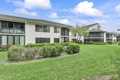 Beautifully renovated with all high-end finishes in the kitchen on  in Florida - for sale on GolfHomes.com, golf home, golf lot
