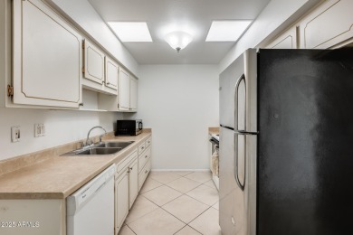 Move-in ready and freshly updated, this 1-bedroom, 1-bath home on Sun City Lakes West and East in Arizona - for sale on GolfHomes.com, golf home, golf lot