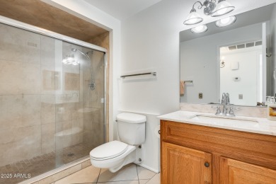 Move-in ready and freshly updated, this 1-bedroom, 1-bath home on Sun City Lakes West and East in Arizona - for sale on GolfHomes.com, golf home, golf lot