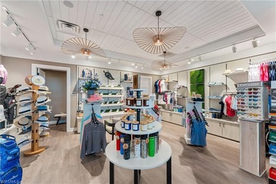 FABULOUS VIEW OF LAKE AND GOLF COURSE from this move in ready on Copperleaf Golf Club in Florida - for sale on GolfHomes.com, golf home, golf lot