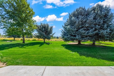 This lovely single level home in a gated community offers easy on Ridgecrest Golf Course in Idaho - for sale on GolfHomes.com, golf home, golf lot