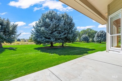This lovely single level home in a gated community offers easy on Ridgecrest Golf Course in Idaho - for sale on GolfHomes.com, golf home, golf lot